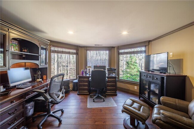 Building Photo - 5041 Towne Lake Hill N