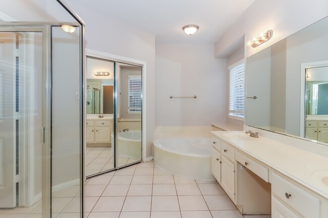 Building Photo - 14115 Ivy Bluff Ct