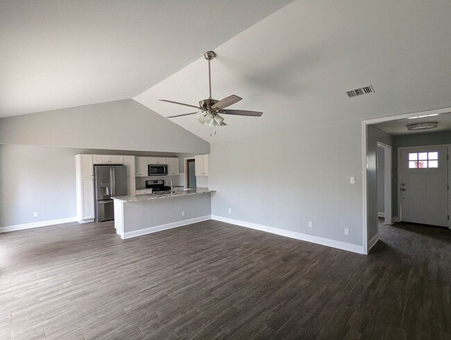 Building Photo - Newly Remodeled South Bossier 4/2 Home