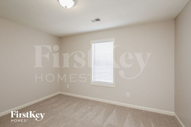 Building Photo - 1412 Red Oak Way