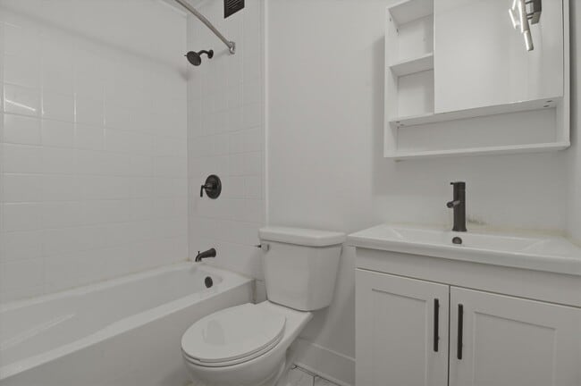 Building Photo - 1030 N State St