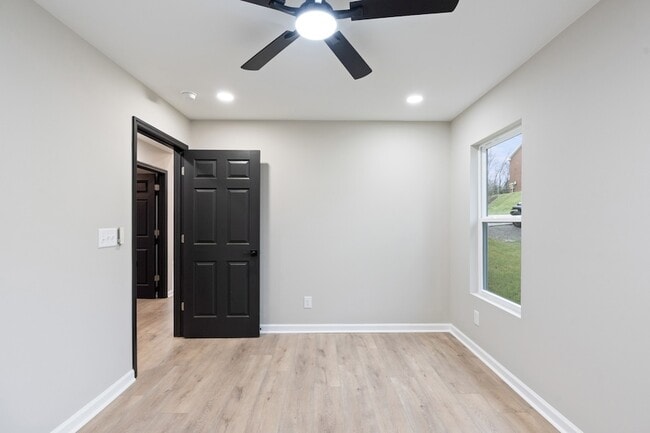 Building Photo - 804 Martin St