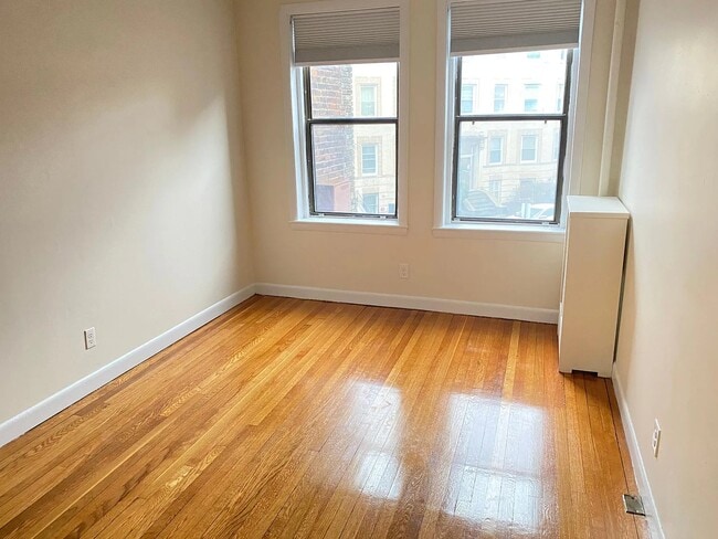 Primary Photo - 1135 Commonwealth Ave