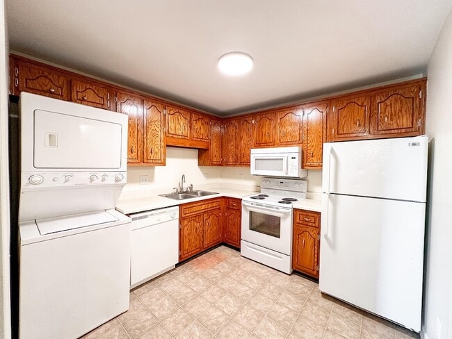 Building Photo - 100 Ballygar St