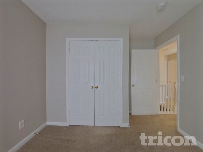 Building Photo - 1812 Southwind Dr
