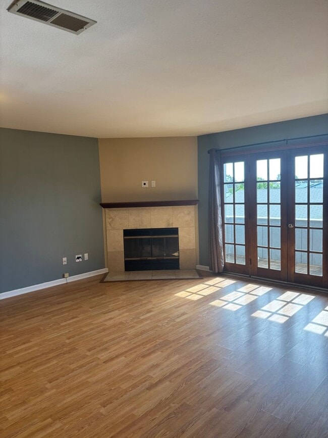 Building Photo - All Upgraded Townhome In Cherokee Canyon Gated Complex