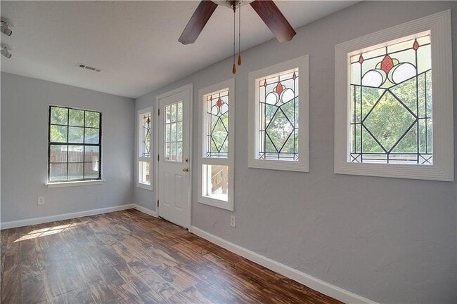 Building Photo - 8115 Claremont Dr