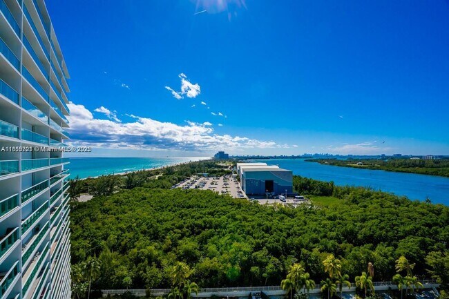 Building Photo - 100 Bayview Dr