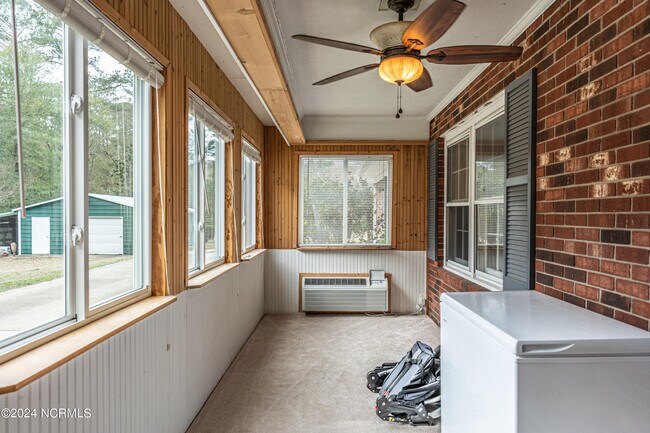 Building Photo - 309 Pinecrest Court Rd