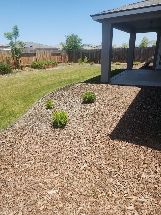 Building Photo - Your new home is here! Enjoy the charm of ...