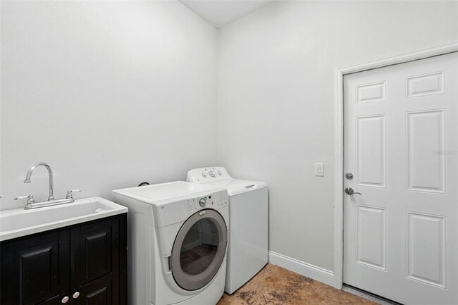 Building Photo - 5608 Kevin Ave