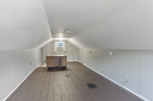 Building Photo - 1608 S 55th St