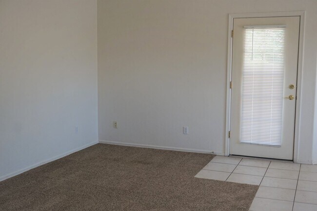 Building Photo - Close to Fort Huachuca