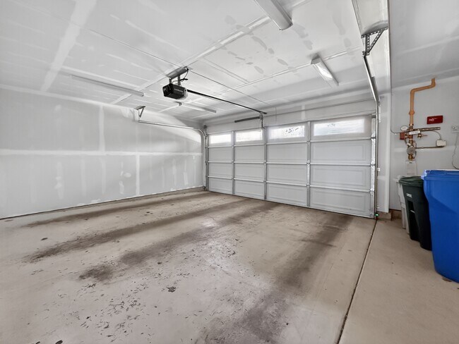 Building Photo - 1232 Harrington Ave NE