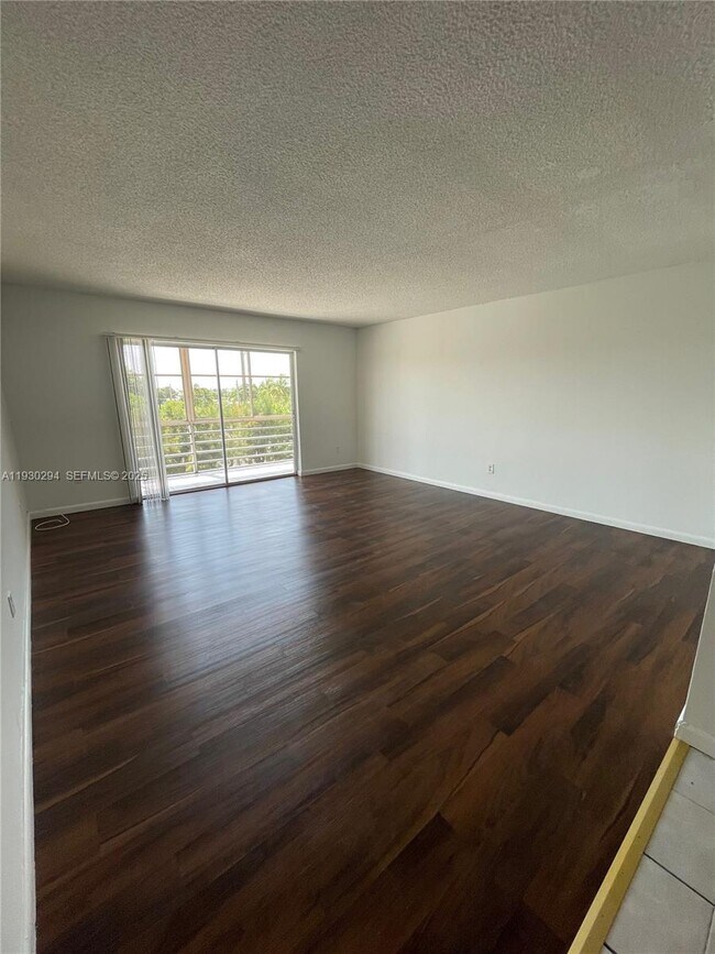 Building Photo - 4848 NW 24th Ct