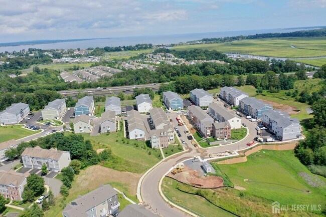 Building Photo - 911 Fernandez Ct