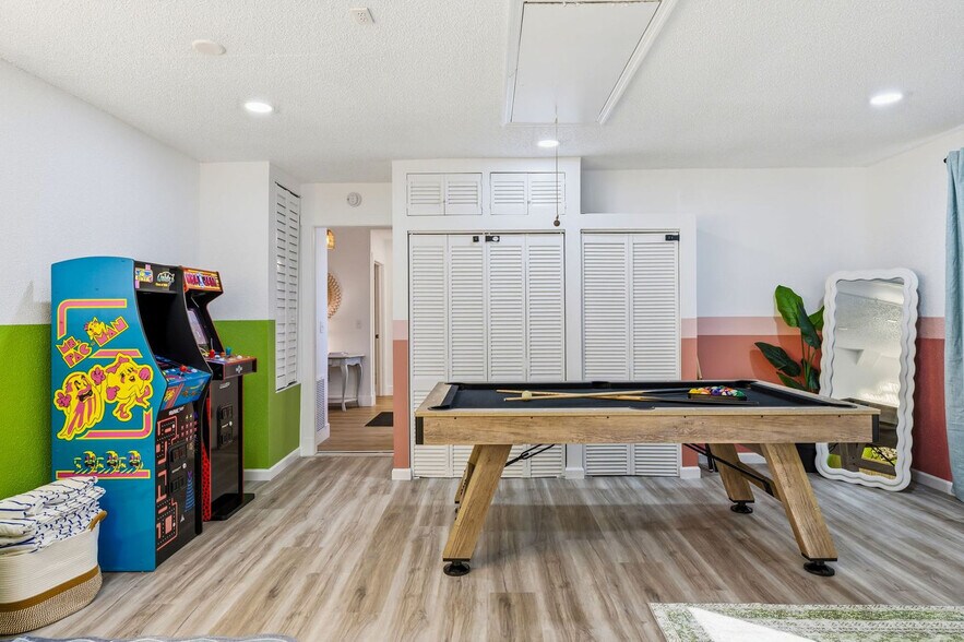 Building Photo - 6924 34th Ave W