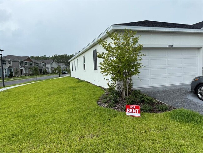 Building Photo - 13256 Pergola Ave