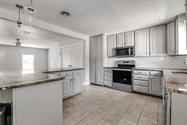 Building Photo - 614 Blueberry Ln