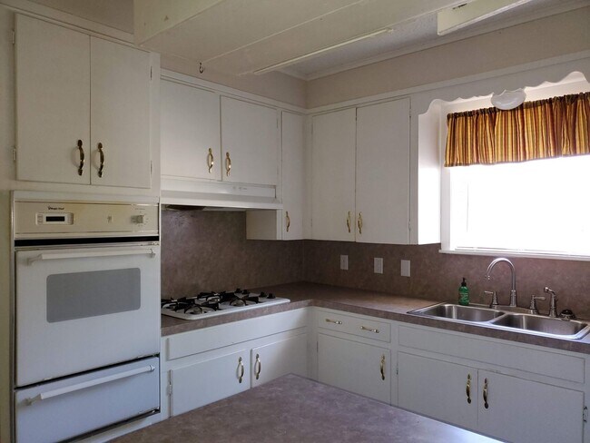 Building Photo - 2514 Belmont Blvd