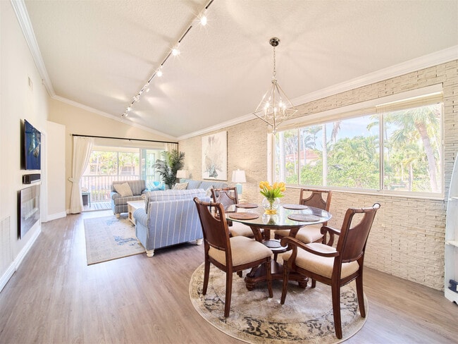 Building Photo - 19218 Glenmoor Dr