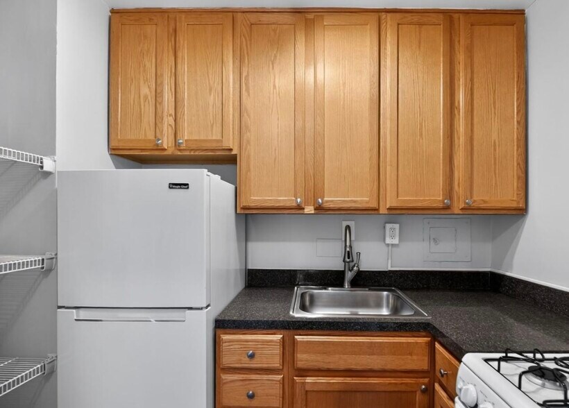 Building Photo - 801 N Pitt St