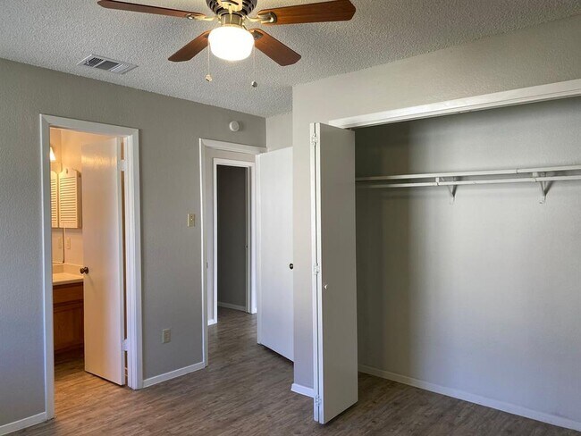 Building Photo - 510 Willowbend Cove