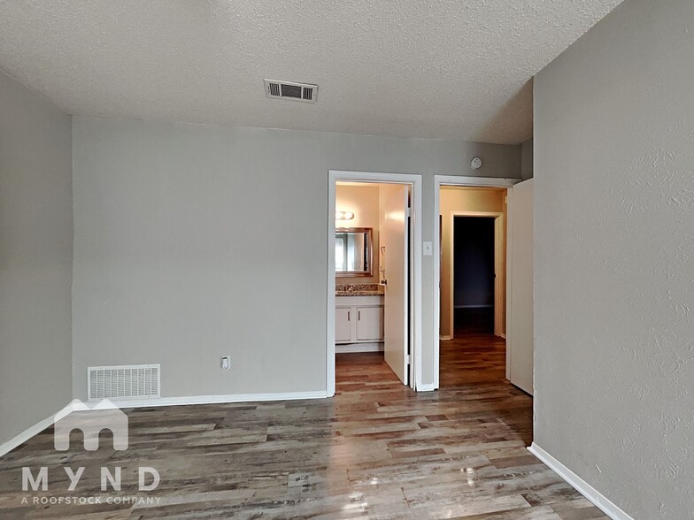 Building Photo - 2458 Avenue A