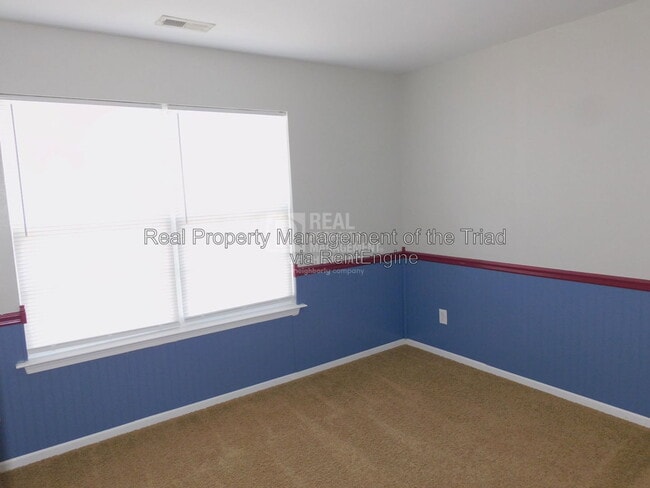 Building Photo - 8 Rockport Ct