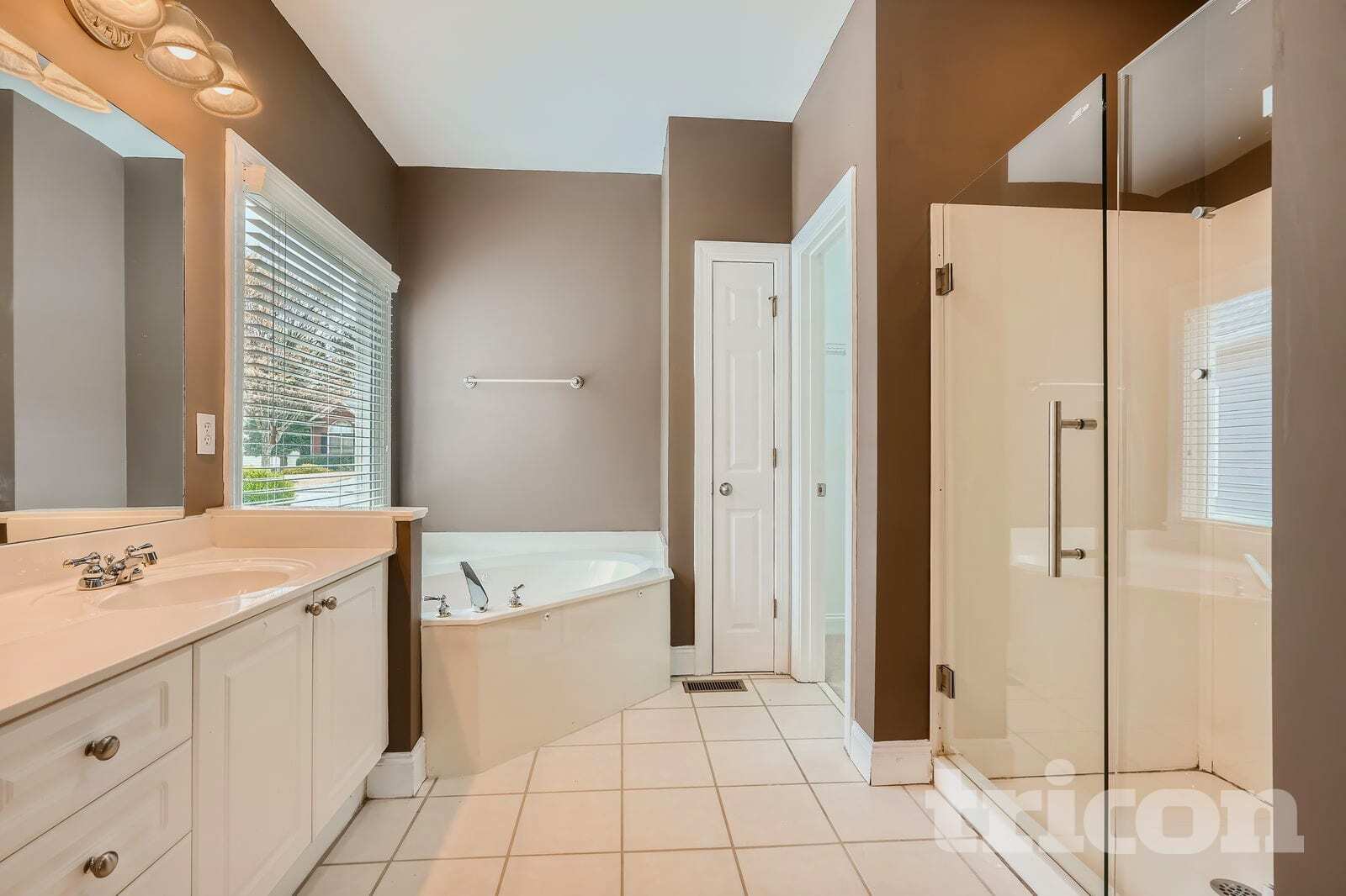 Building Photo - 1231 Brentwood Ct