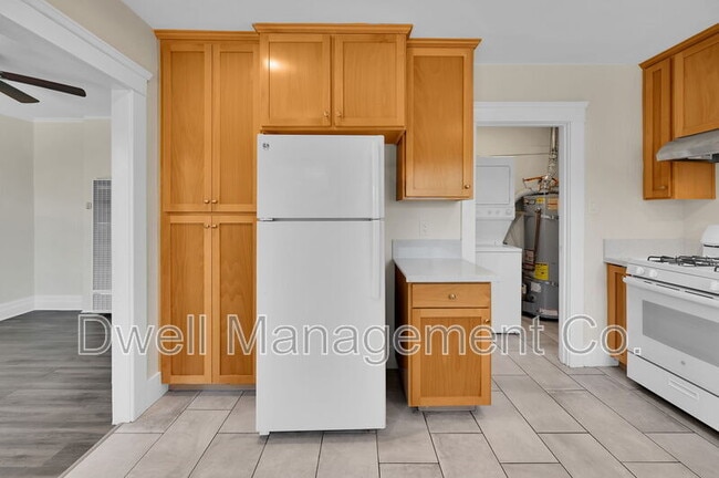 Building Photo - 1430 Diamond Ln
