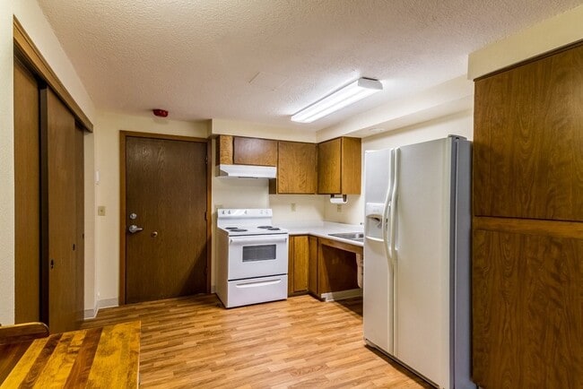 Building Photo - 3085 Resort St