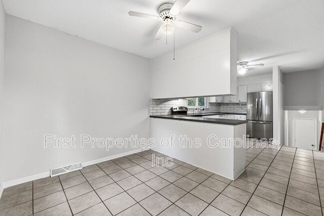 Building Photo - 810 Applegate Ct