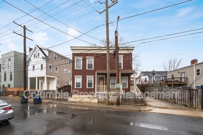 Building Photo - 1809 Kendall St NE
