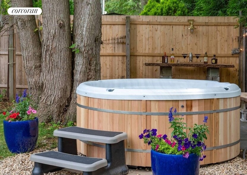 Building Photo - 179 Redwood Rd