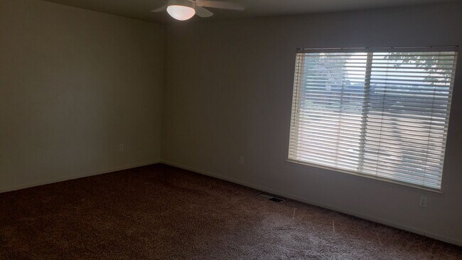 Building Photo - ONLY $2,550 PER MONTH FOR THIS SPACIOUS RANCH STYLE HOME -  2056 SQ FT / 3BDRM/2BATH/3GARAGE ON O...