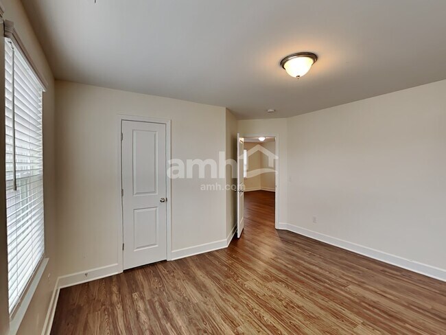 Building Photo - 5079 Trailwater Dr