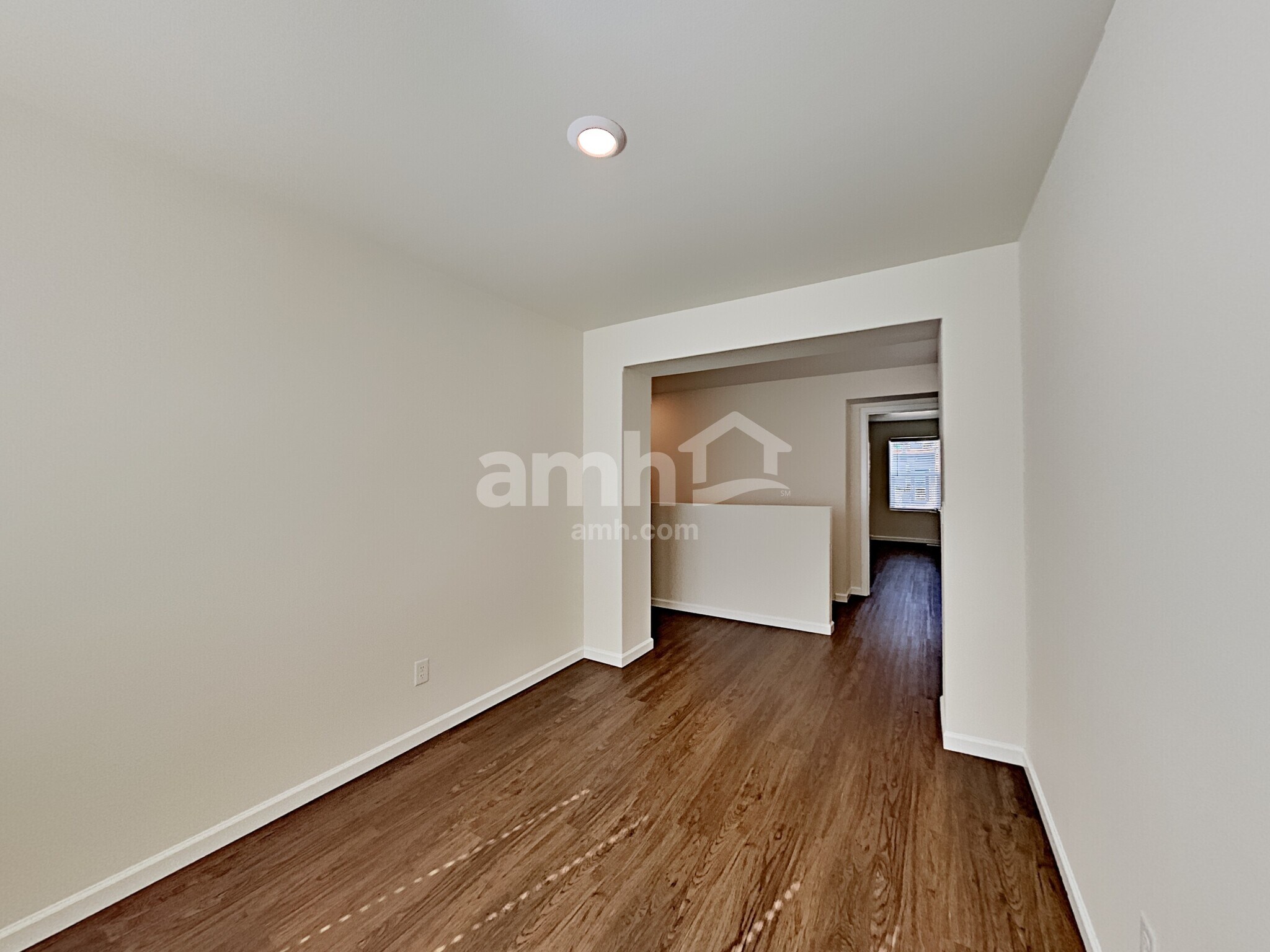 Building Photo - 2323 NW Matteo Dr