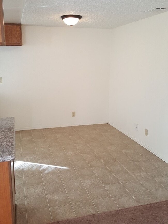 Building Photo - 1155 Johnson Dr