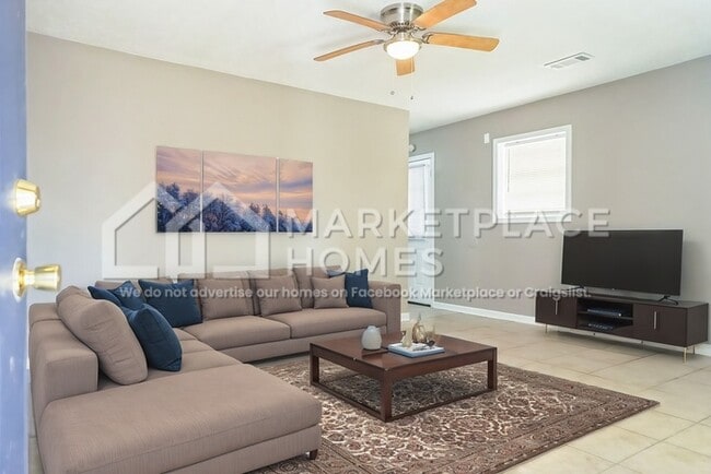 Building Photo - 5800 Laurie Dr