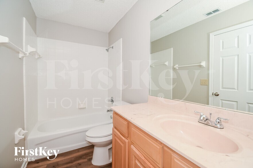 Building Photo - 4333 Pebble Brook Dr