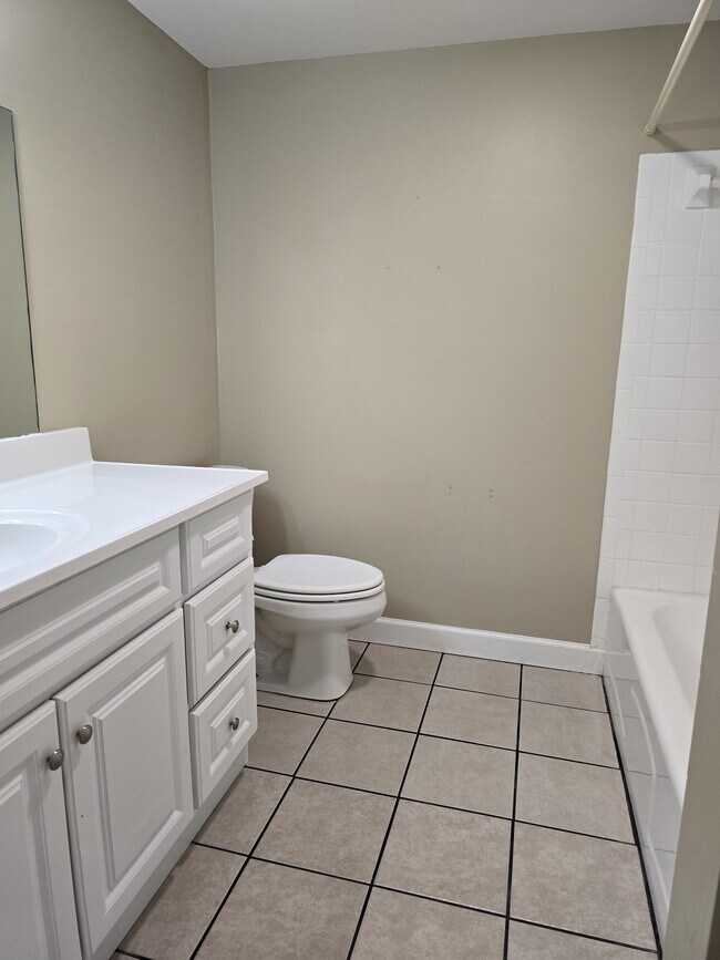 Building Photo - 5709 Lyons View Pike