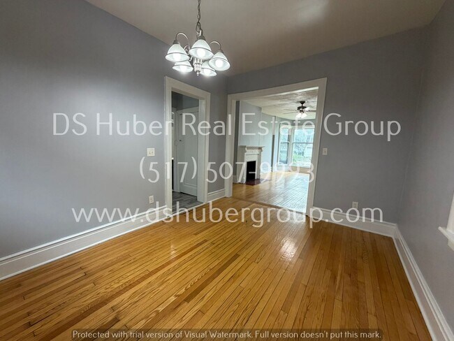 Building Photo - 533 Seymour Ave