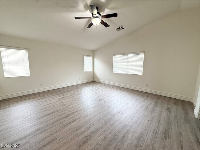 Building Photo - 9748 Waukegan Ave