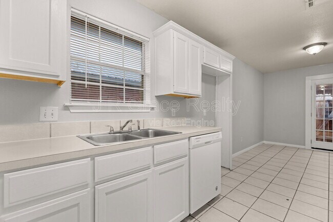 Building Photo - 10217 Hyacinth Ln