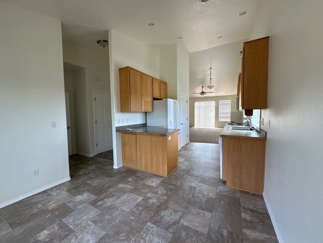 Building Photo - 5096 Larch Ln