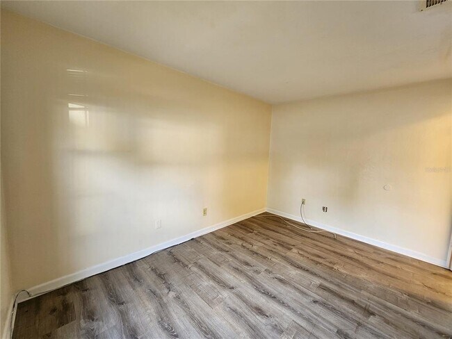 Building Photo - 2529 NW 62 Pl
