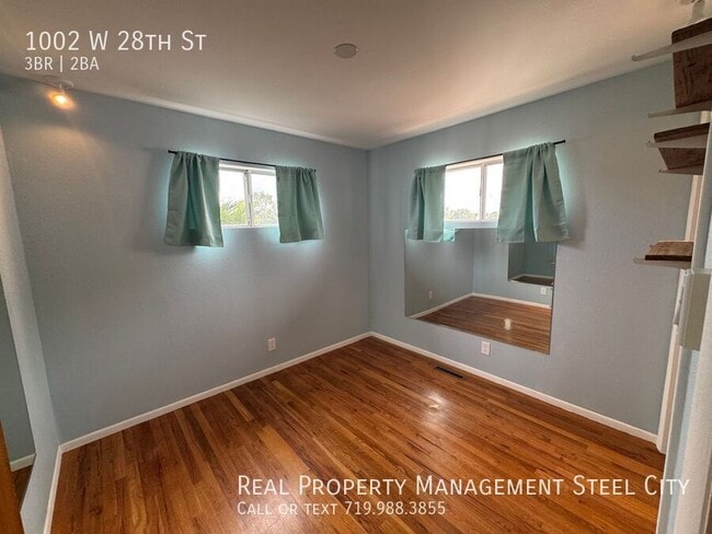 Building Photo - 1002 W 28th St