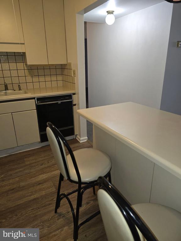 Building Photo - 154 Woodstream Dr