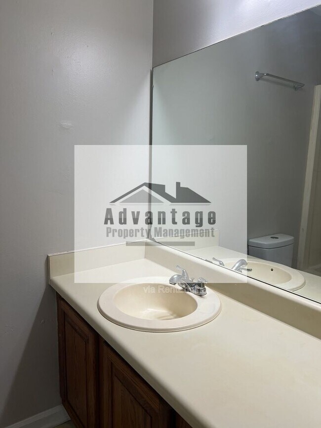 Building Photo - 980 Ohara Dr